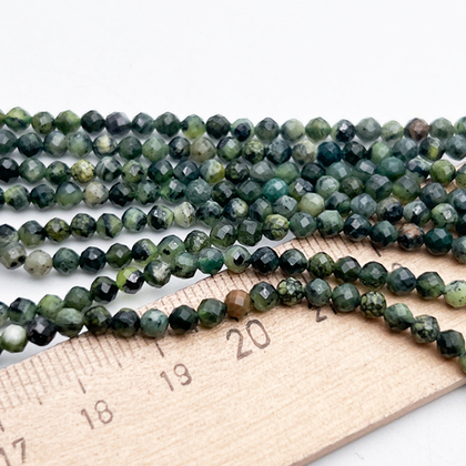 Серпентин граненый бусины, диаметр около 3,4-3,6 мм, цена за нить 38 см