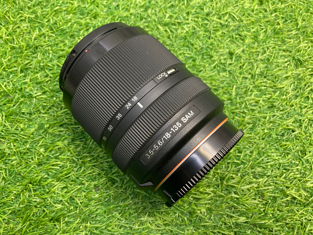 Sony DT 18-135mm 3.5-5.6 SAM