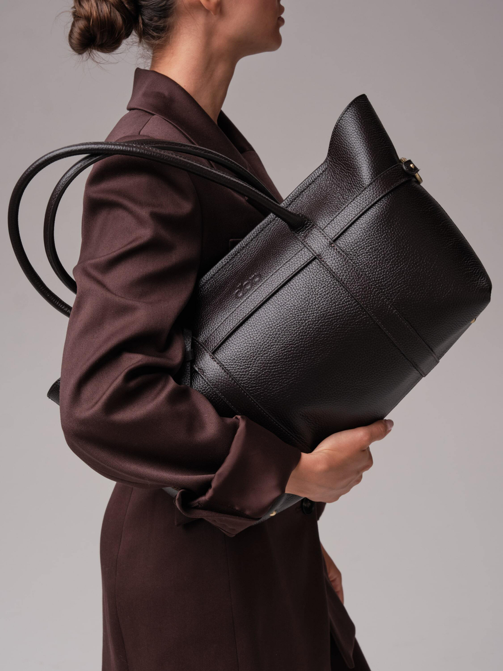 Женская кожаная сумка DBR 31229 темно-коричневый