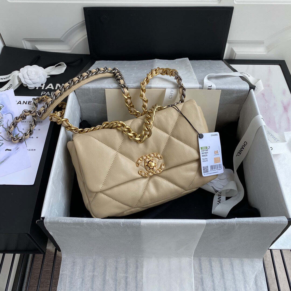 Chanel 19 26 cm