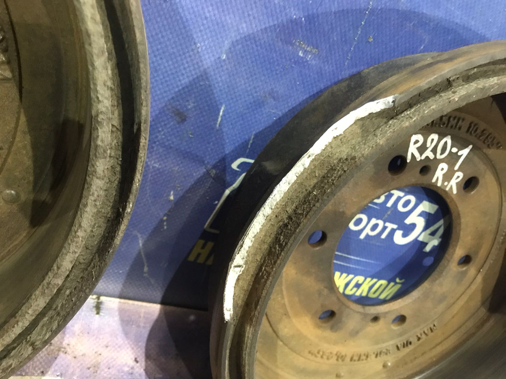 Барабан тормозной задний NISSAN MISTRAL 1997