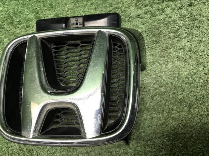 Эмблема решетка радиатора Honda Cr-v 4 (2011-2015)