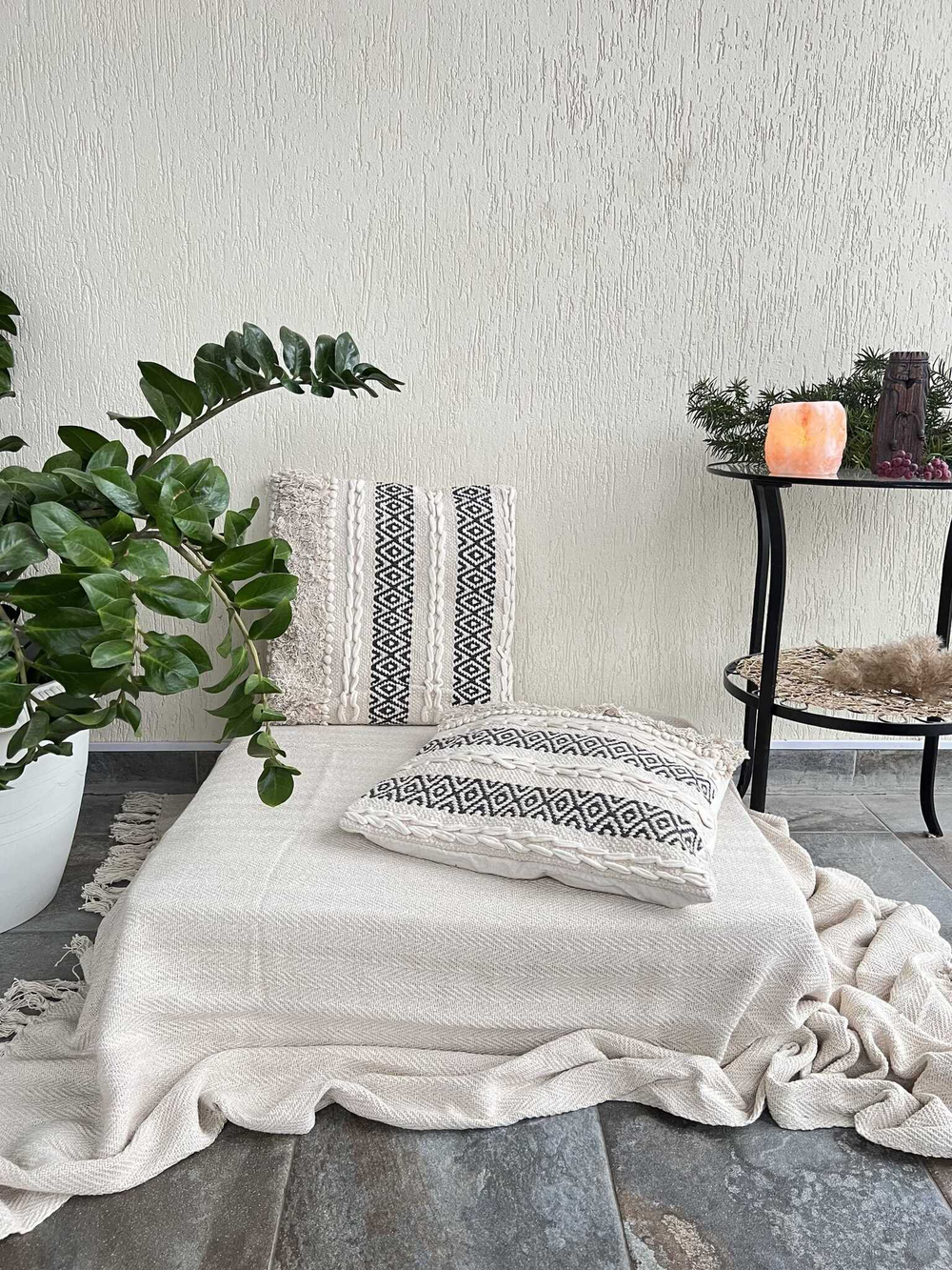 Декоративная наволочка в бохо стиле