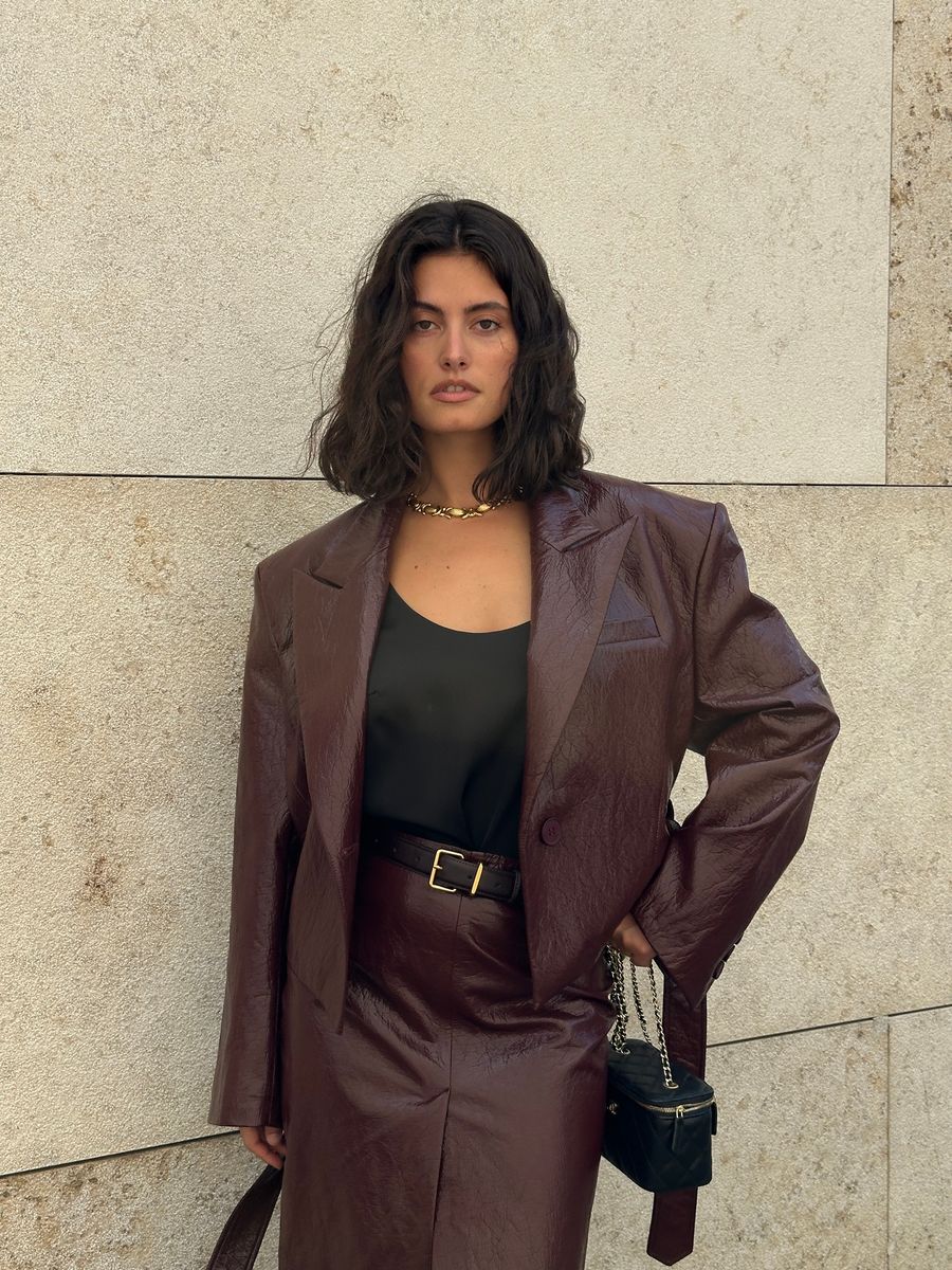 Жакет из экокожи укороченный с поясом бордовый