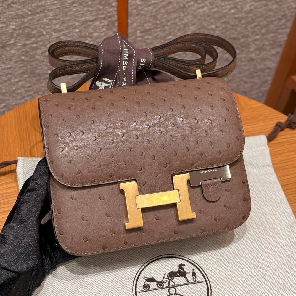 Hermes Constance 18
