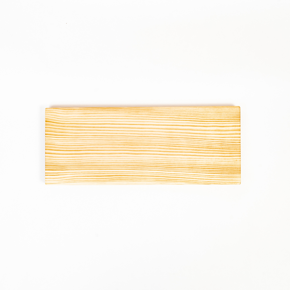 Деревянная разделочная доска из древесины сибирского кедра для овощей с гравировкой "Веселая морковка" RD28