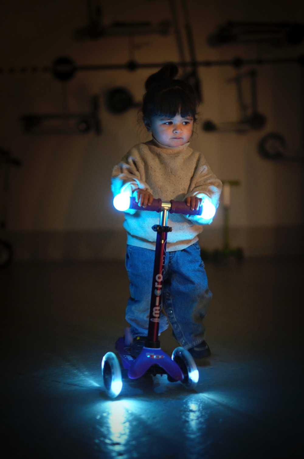 Самокат Mini Micro Deluxe Magic LED сиреневый