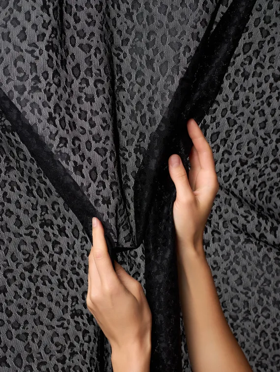 Ткань сетка эластичная, дизайн леопард, глянец, Турция, черный 170