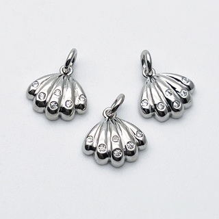 Подвеска Ракушка, цвет серебро (родий), фианиты, размер 9*10 мм, цена за 1 шт