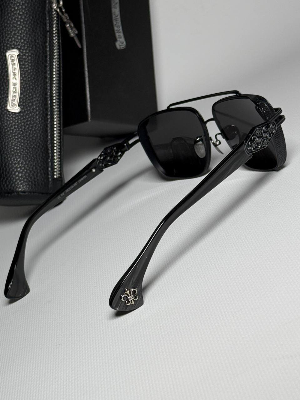 Солнцезащитные очки Chrome Hearts