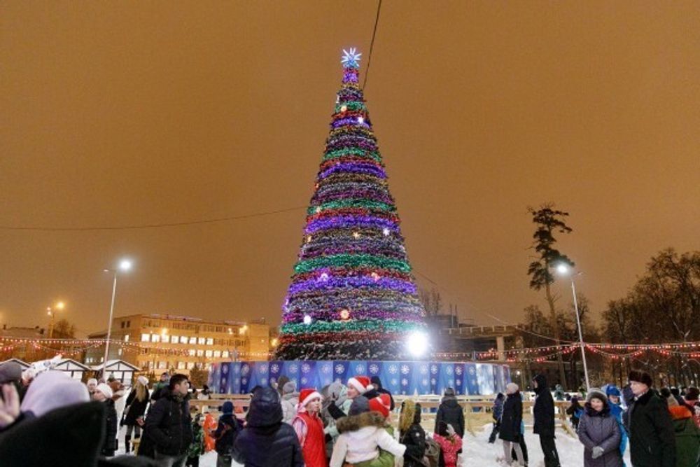 Уличная елка каркасная "Уральская" (пвх) 11 м