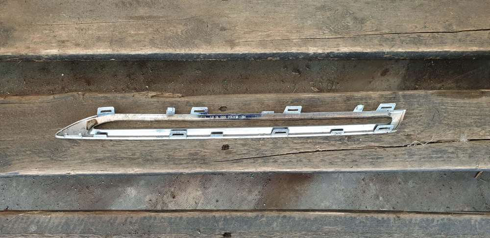 Молдинг решетки радиатора Mercedes GLE (W166) 15-18 Б/У Оригинал A1668881685