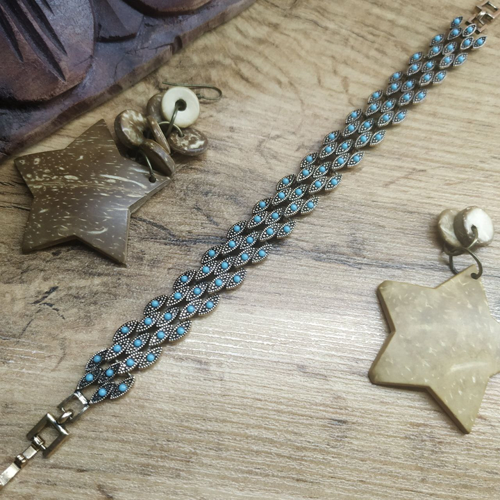 Браслет Vogue Лепесток в 5 рядов 13 мм бусинки голубые металл золотистый на красном бархате