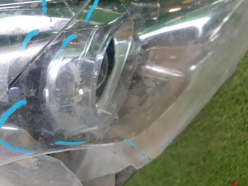 Битая Фара правая Genesis G70 (2017-2021) LED