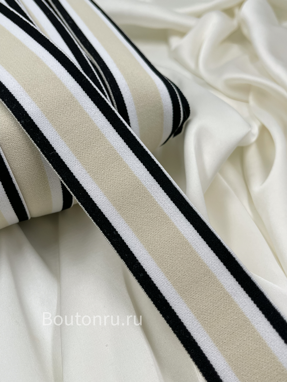 Тесьма эластичная (резинка) 3,5 см черно-бежевая