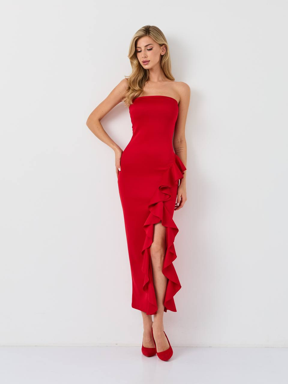 Платье длинное с воланом