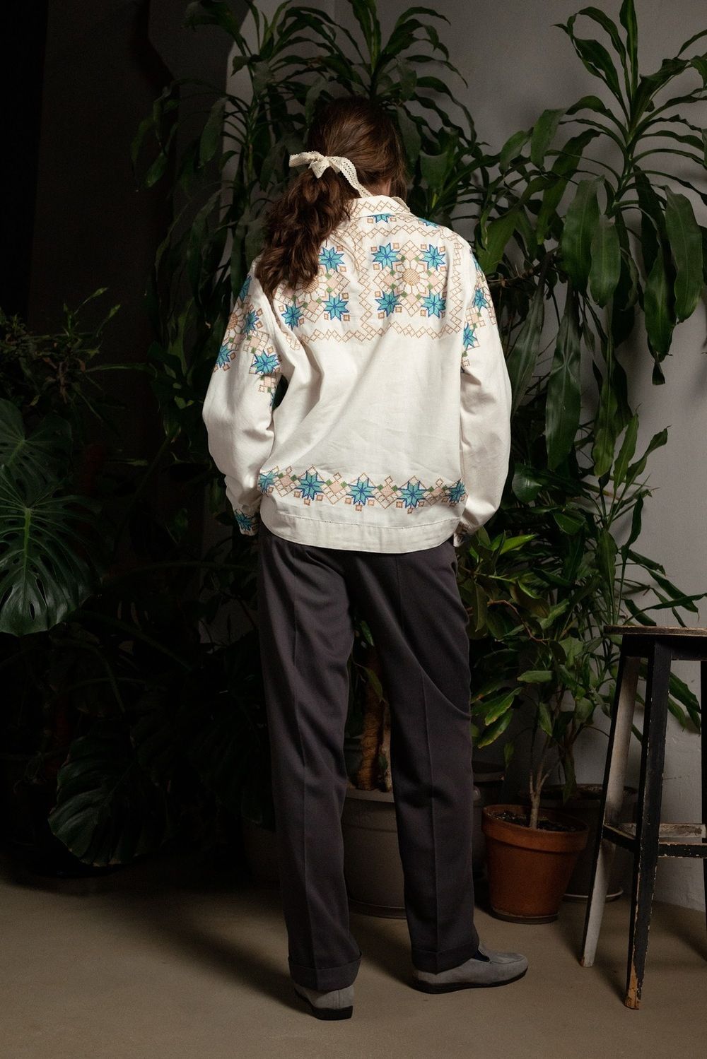 Купить Рубашка Soeurs Украшенная Повторяющимся Узором / Repeating Pattern Long Sleeve белая Рубашка Soeurs Украшенная Повторяющимся Узором / Repeating Pattern Long Sleeve белая