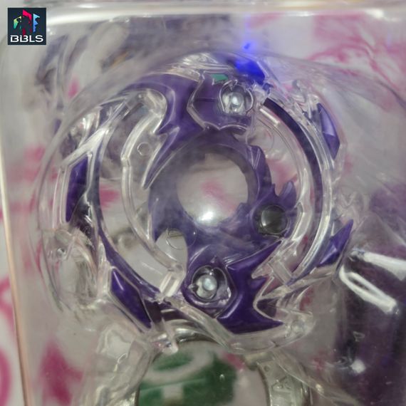 Волчок и лаунчер Wyvern Armed Massive B14 от Takara Tomy