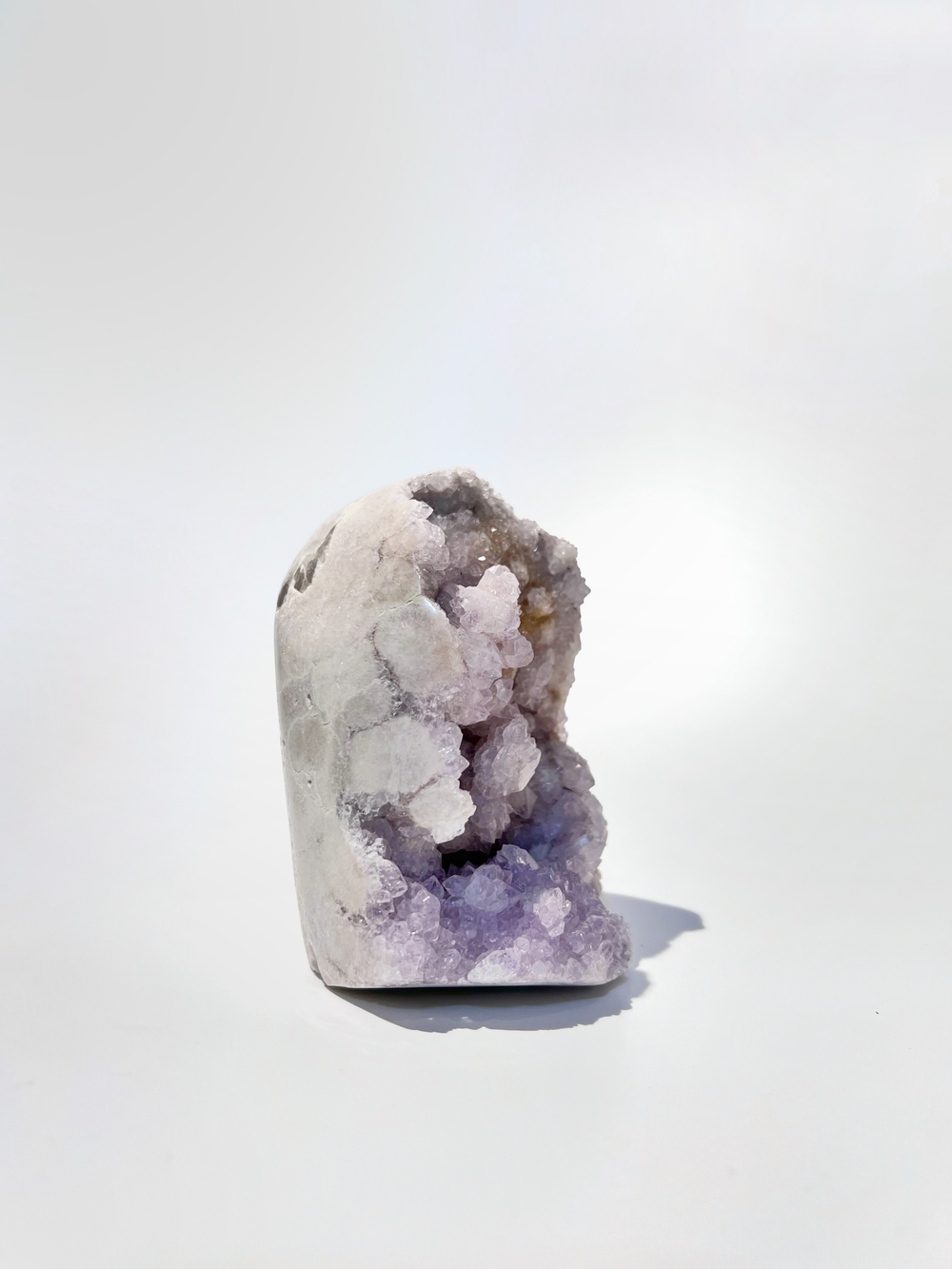 Аметист розовый жеода