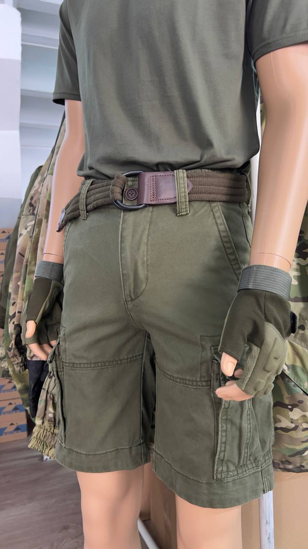Шорты-карго олива с ремнём