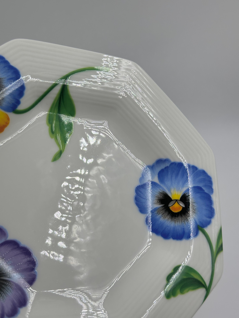 Тарелка с цветами Kenzo by Aito