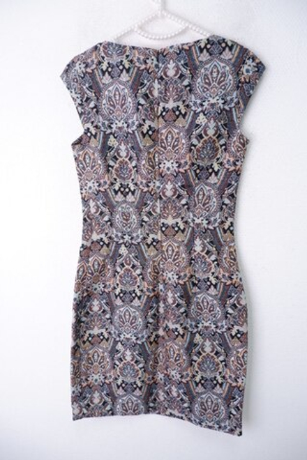 Платье Zolla плотное 42  размер