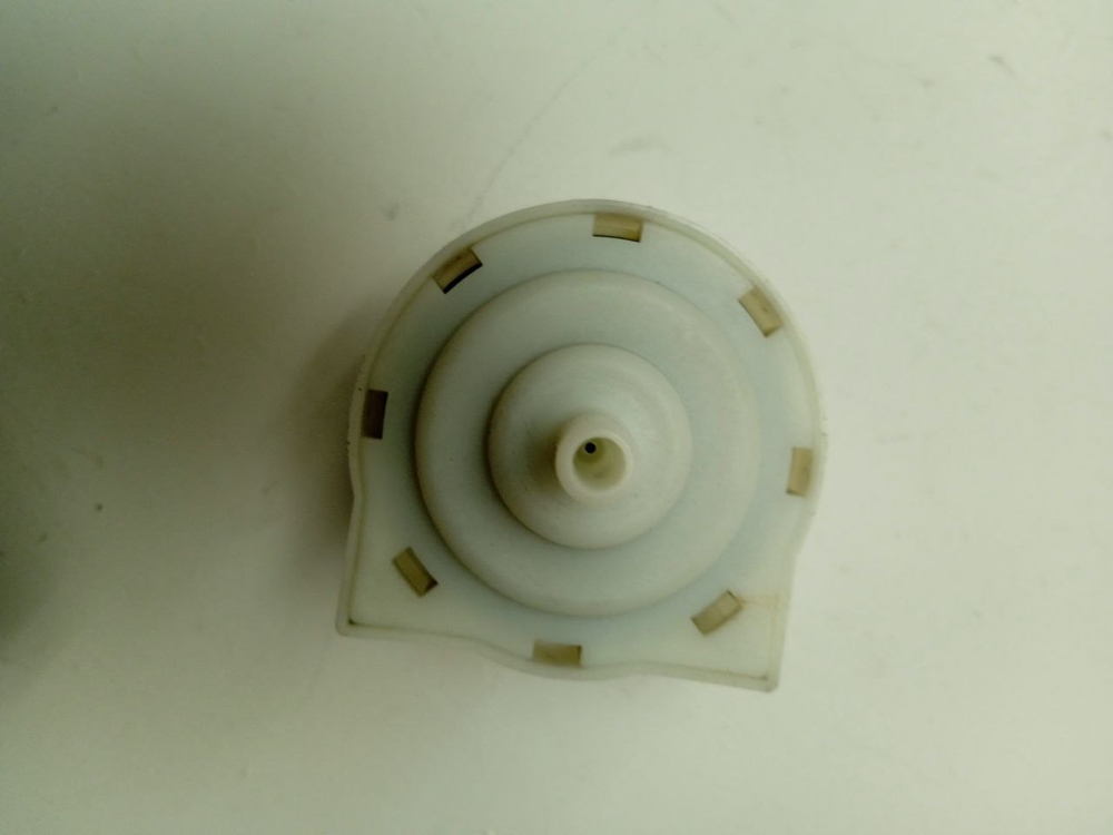 WLG20240OE кт2 Датчик уровня для стиральных машин Bosch D882 619600 б/у