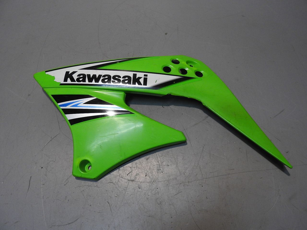 пластик боковой левый Kawasaki KLX150 49089-0084