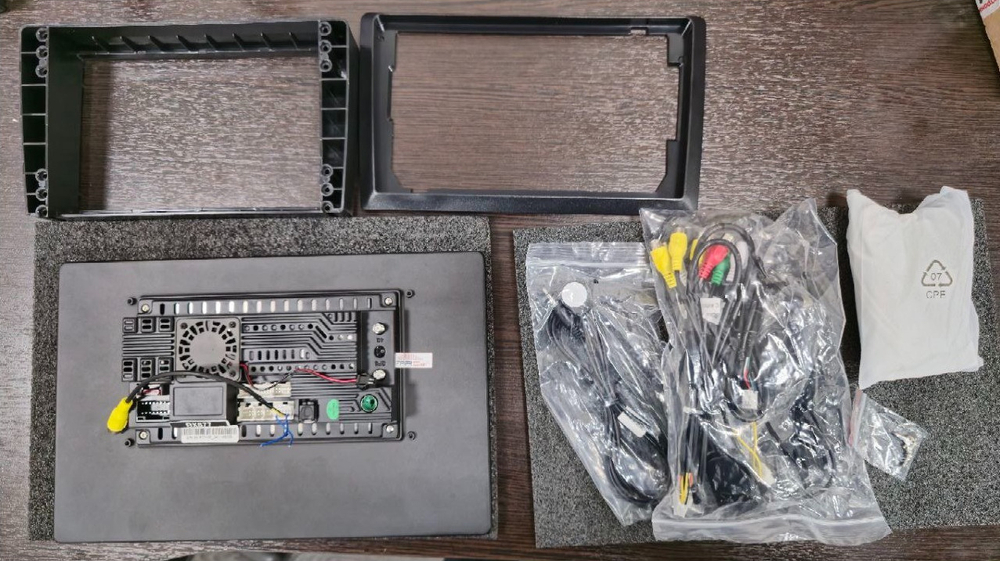 Магнитола для Honda FIT 2 2007-2014 (правый руль), FIT Shuttle - FarCar BX877 монитор 13" 2K QLED на Android 13, TS10, 6+128, CarPlay, 4G SIM-слот