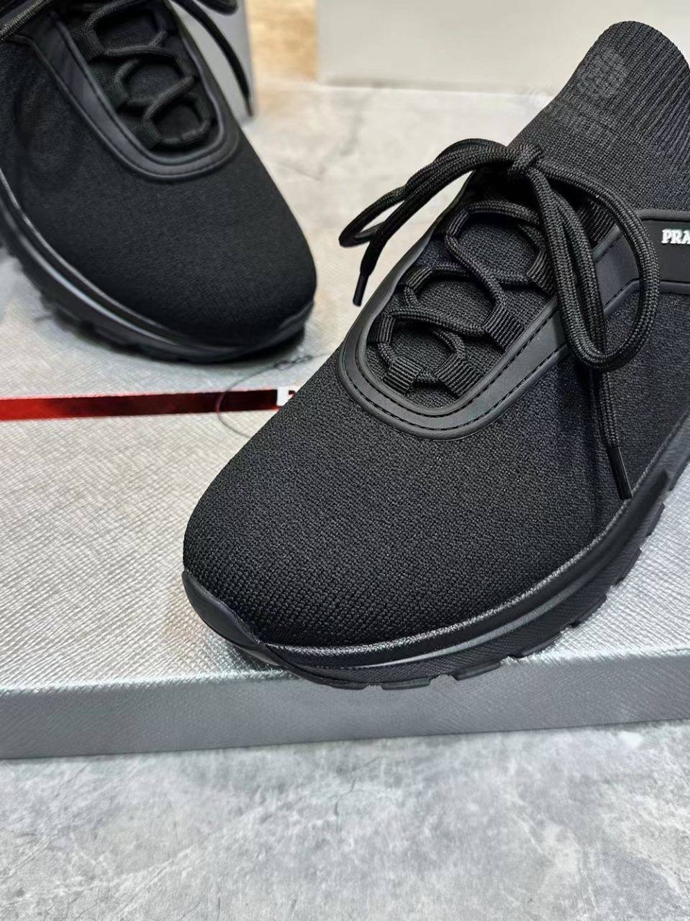 Кроссовки Prada