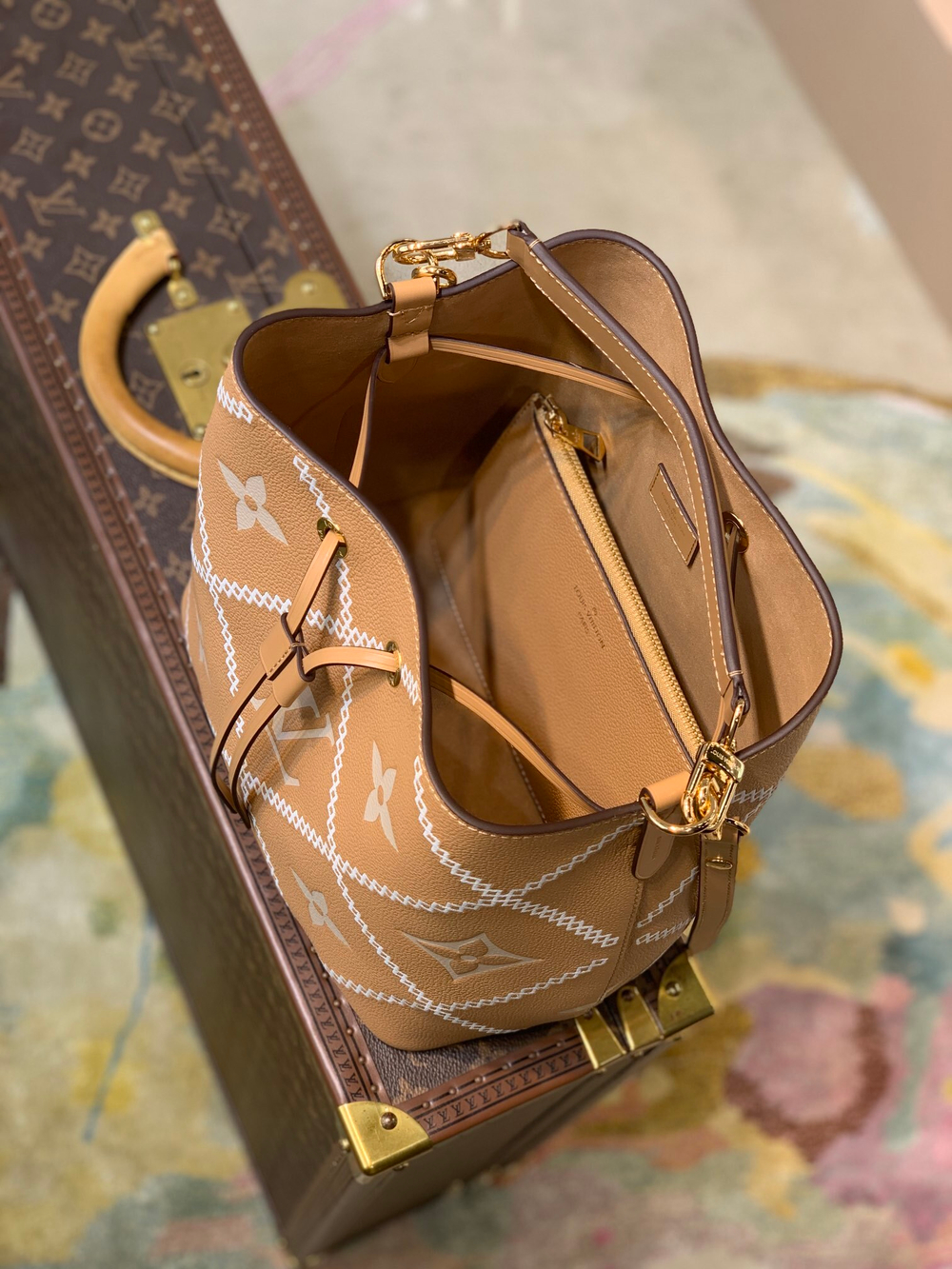 Louis Vuitton NeoNoe MM
