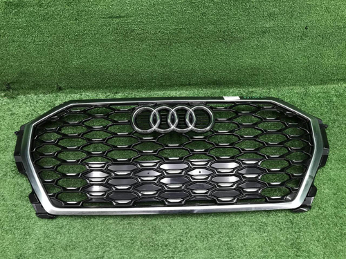Решетка радиатора Audi Q3 2 (2018-н.в.) S-line