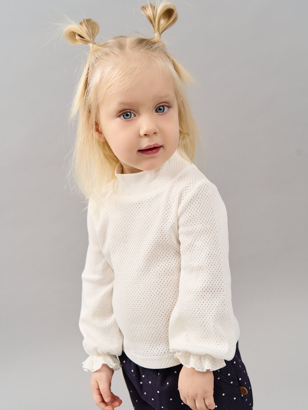 Лонгслив с воротником-стойкой "Молоко" из ажурного хлопка 0+
