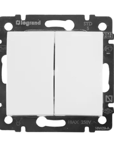 Выключатель двухклавишный Legrand Valena (белый) 774405- 1шт.