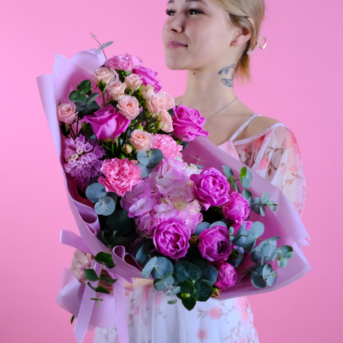 Купить Яркий букет с гортензией #924