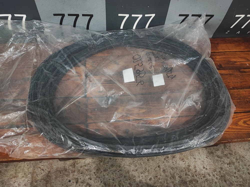 Уплотнитель крышки багажника Toyota HiAce H300 Новый Оригинал 6788126170