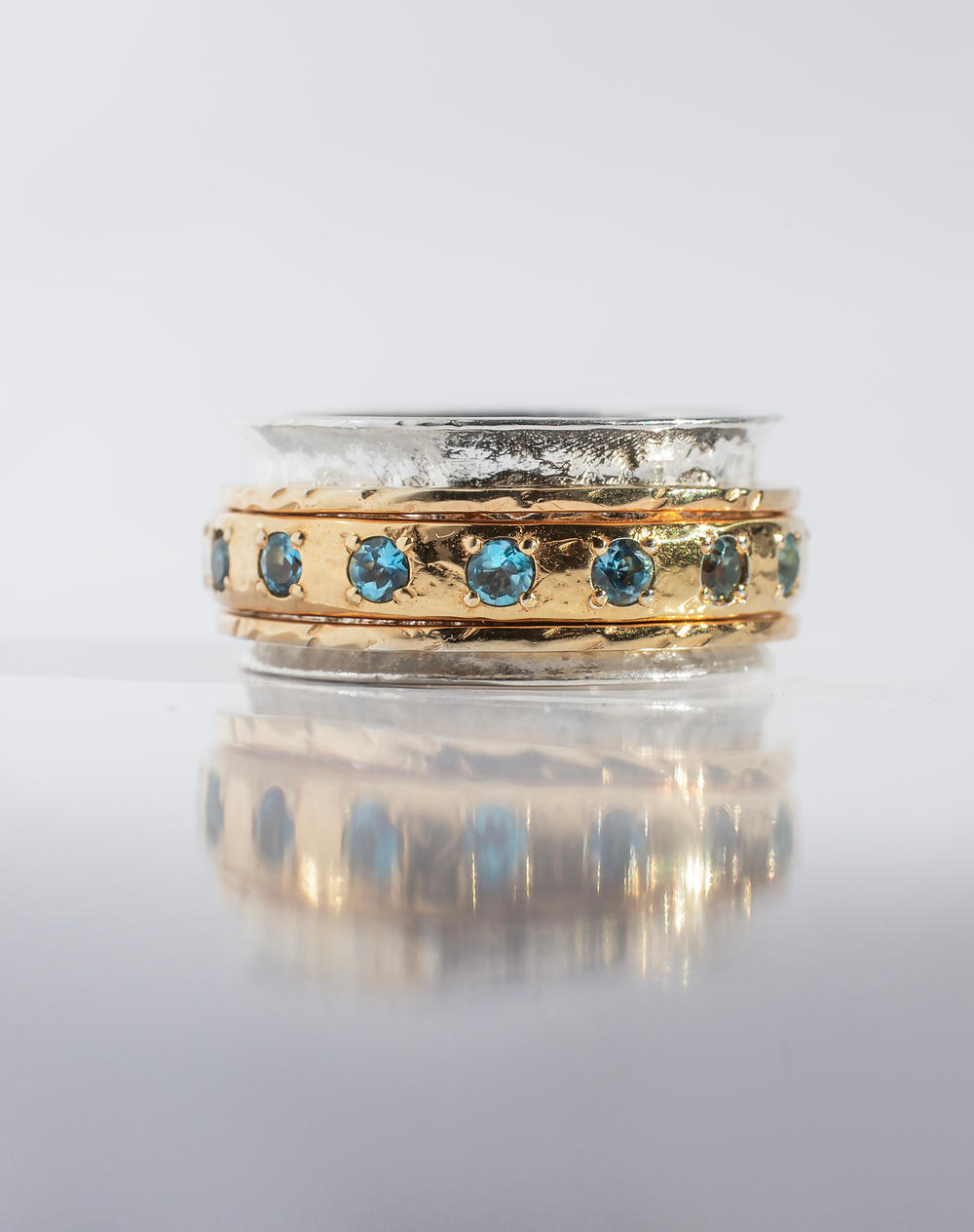 Кольцо — медитация Muse London Topaz & Gold