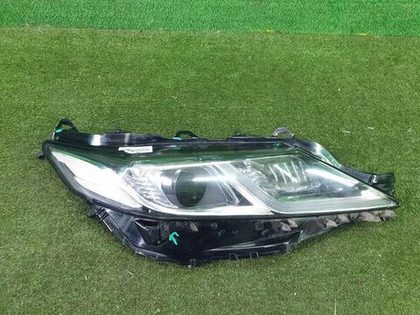 Стекло фары правое Toyota Camry xv70 (2017-н.в.)