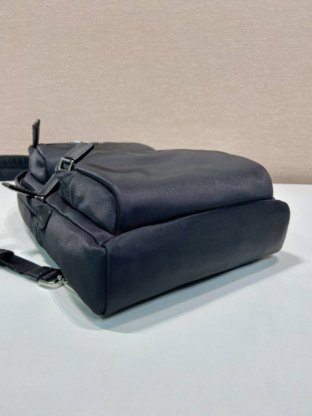 Сумка-слинг Prada