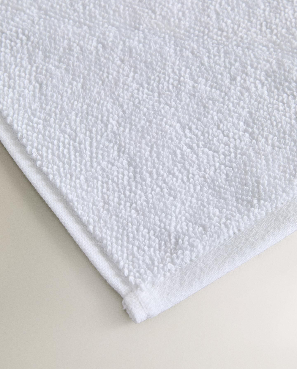 Zara Home - Хлопковое банное полотенце с рисовой строчкой, белый, 30х50 см