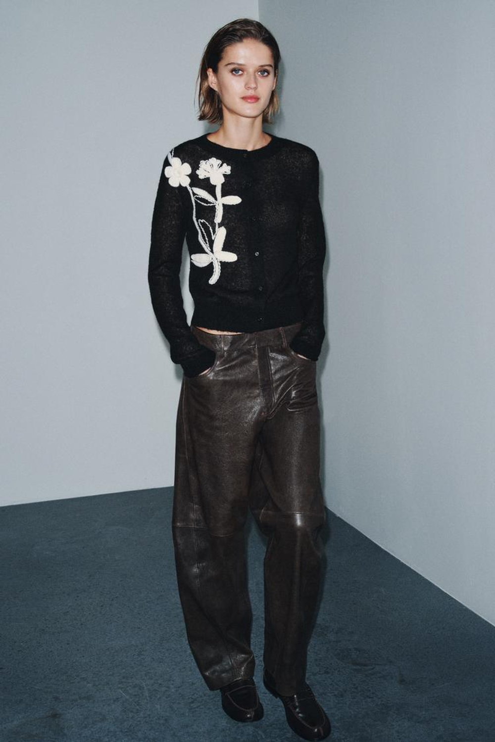 ZARA КАРДИГАН ИЗ ТРИКОТАЖА С ЦВЕТОЧНОЙ ВЫШИВКОЙ, ЧЕРНЫЙ