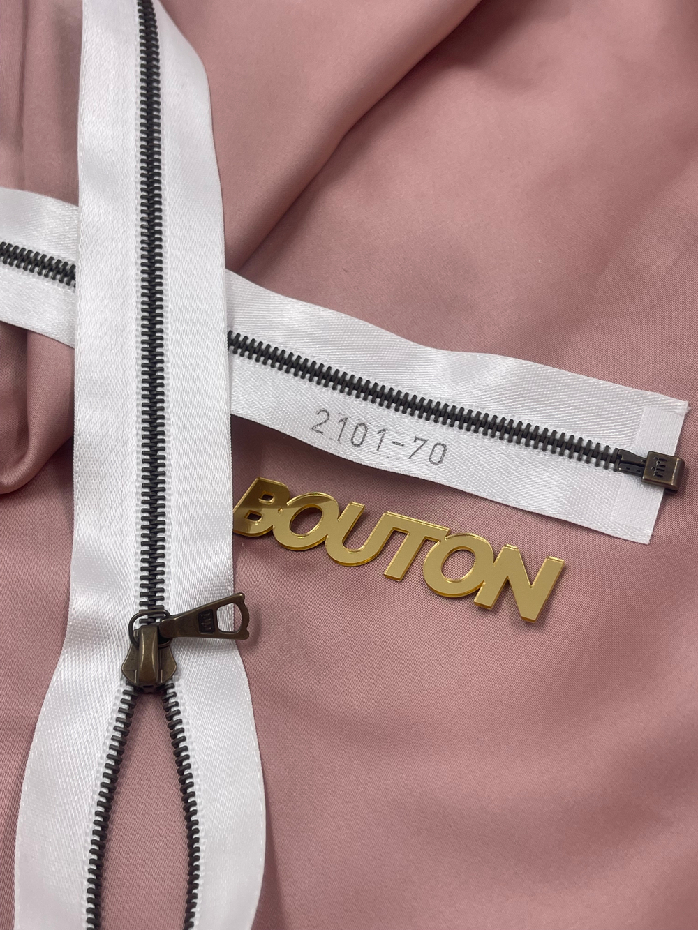 Молния металл, AM, на атласной тесьме, 4 мм, цвет 2101, белый