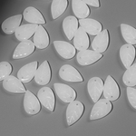 Подвеска резная "Листочек", 18*11мм, белая коралловая пудра