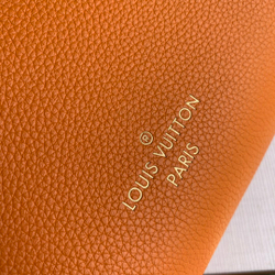 Louis Vuitton On My Side MM