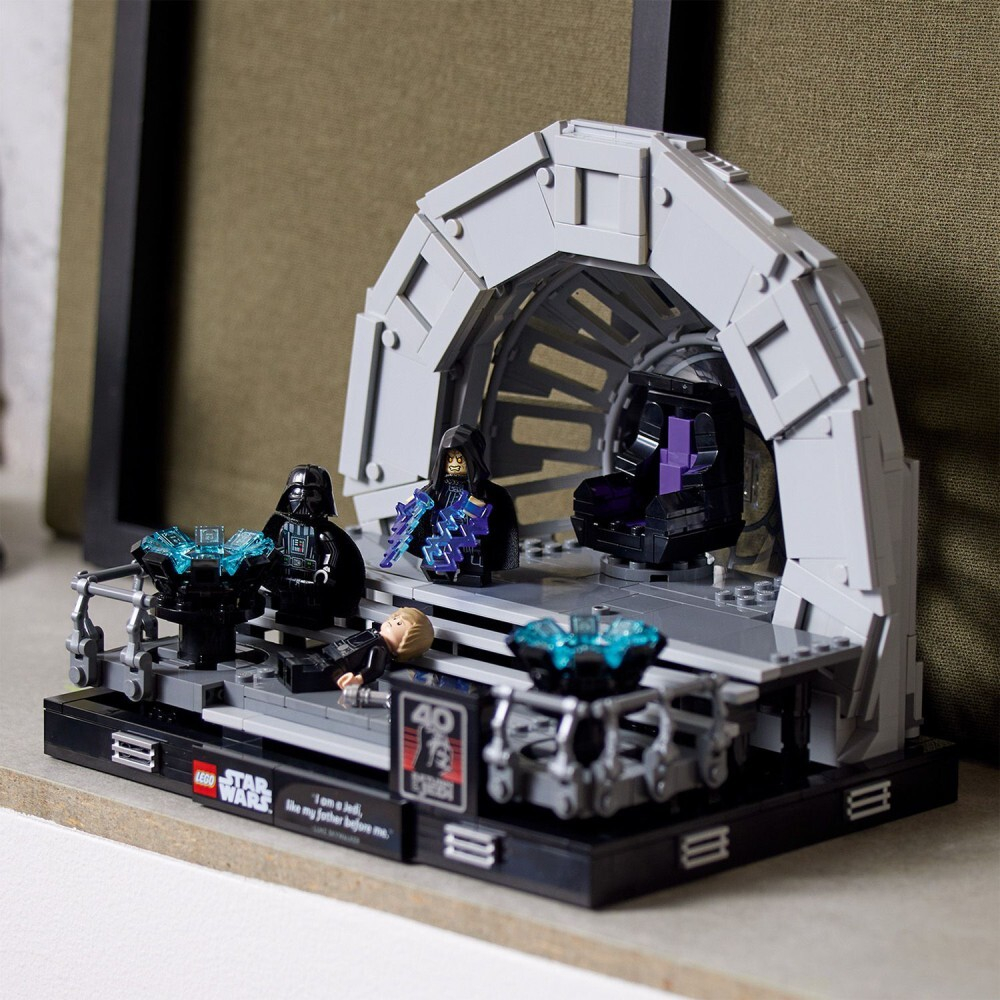 LEGO Star Wars — Диорама: Тронный зал Императора 75352