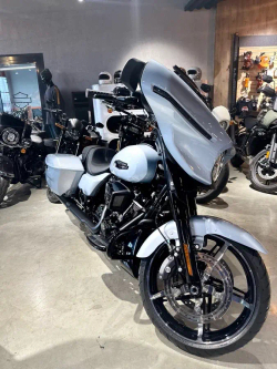 Harley-Davidson Street Glide 117 ATLAS SILVER METALLIC (BLACK TRIM) с НДС