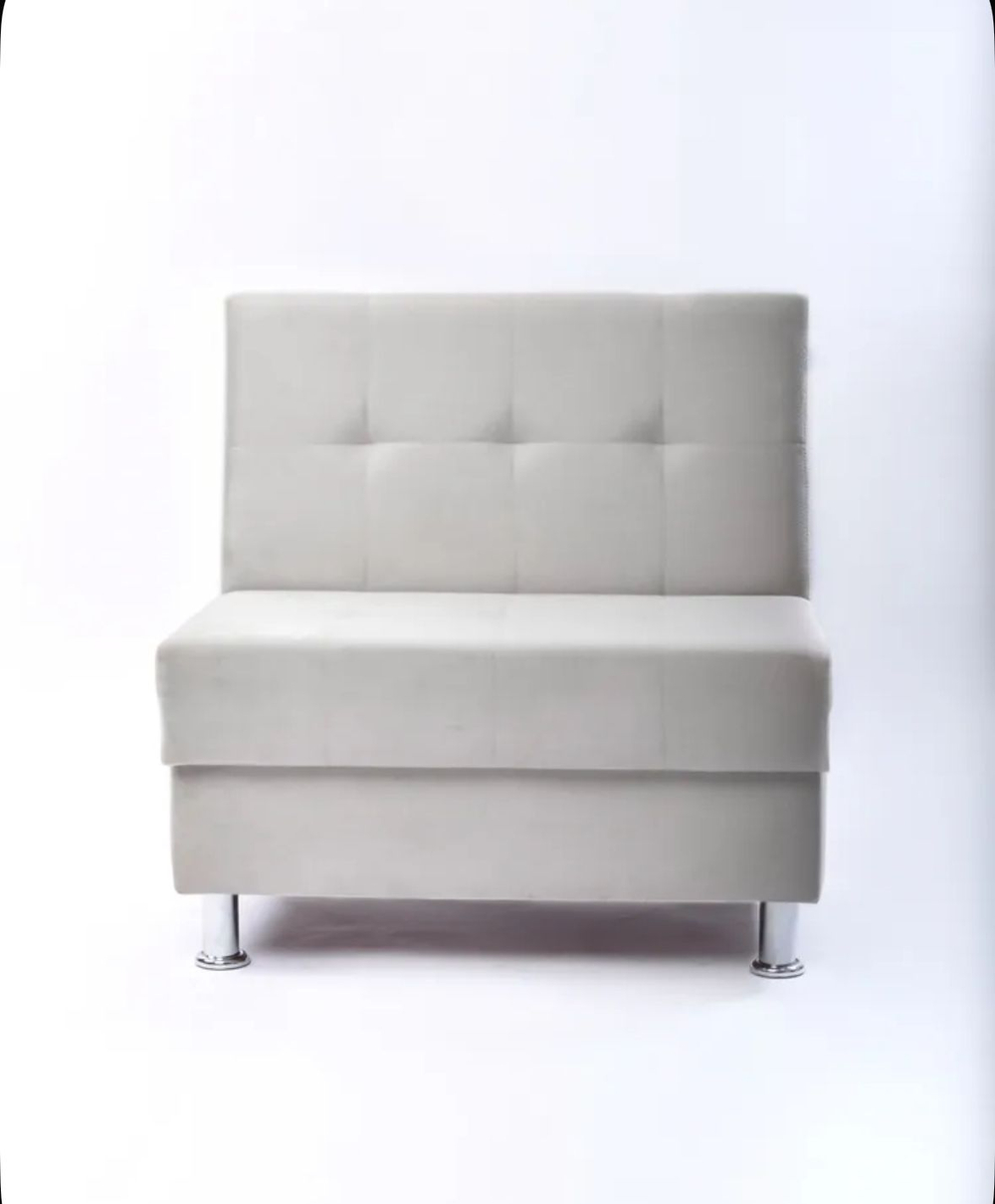 Стильный компактный диван Фабрики ОНИКС из практичного и износостойкого материала с оригинальным дизайном, вместительным ящиком для хранения, мягким наполнителем для дома, дачи и офиса