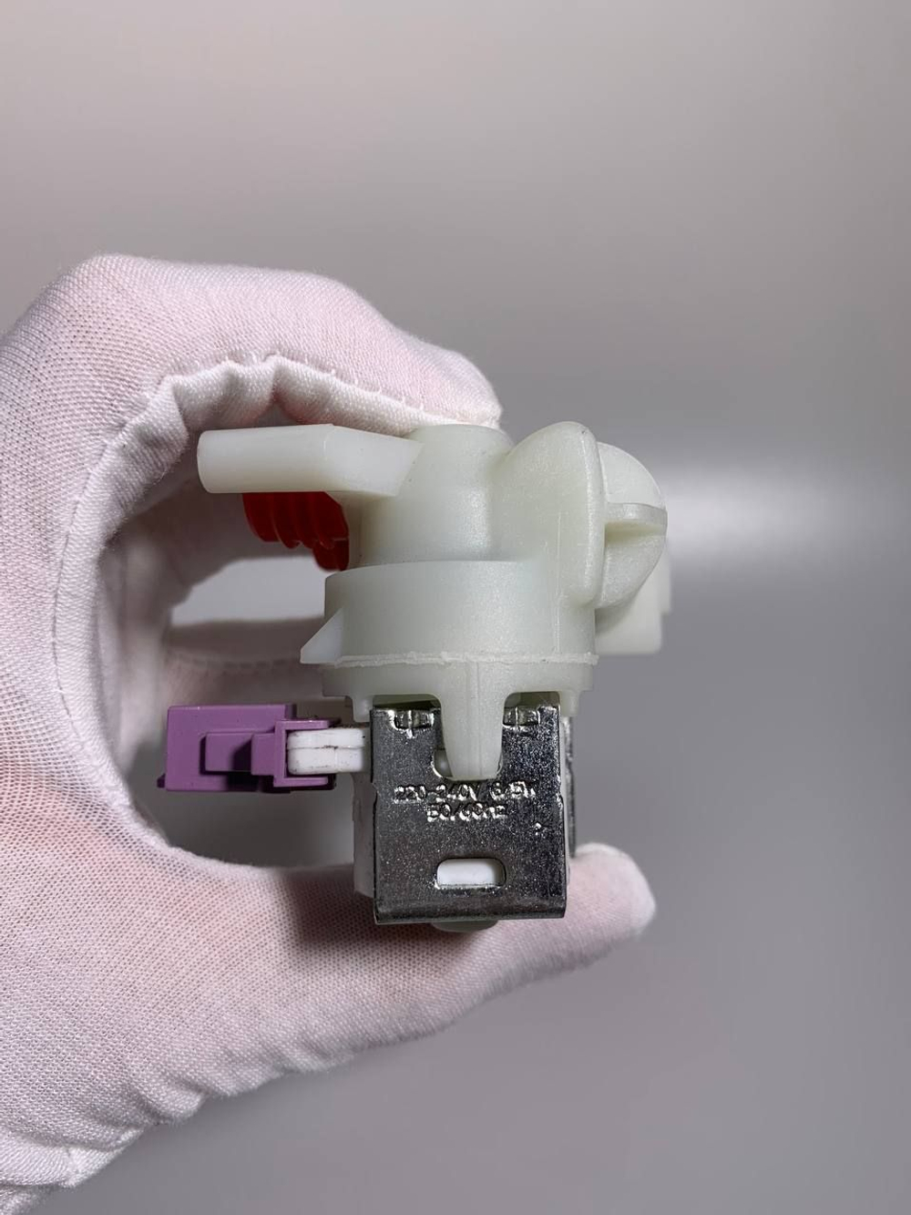 Клапан заливной для стиральной машины Indesit, универсальная, нового образца