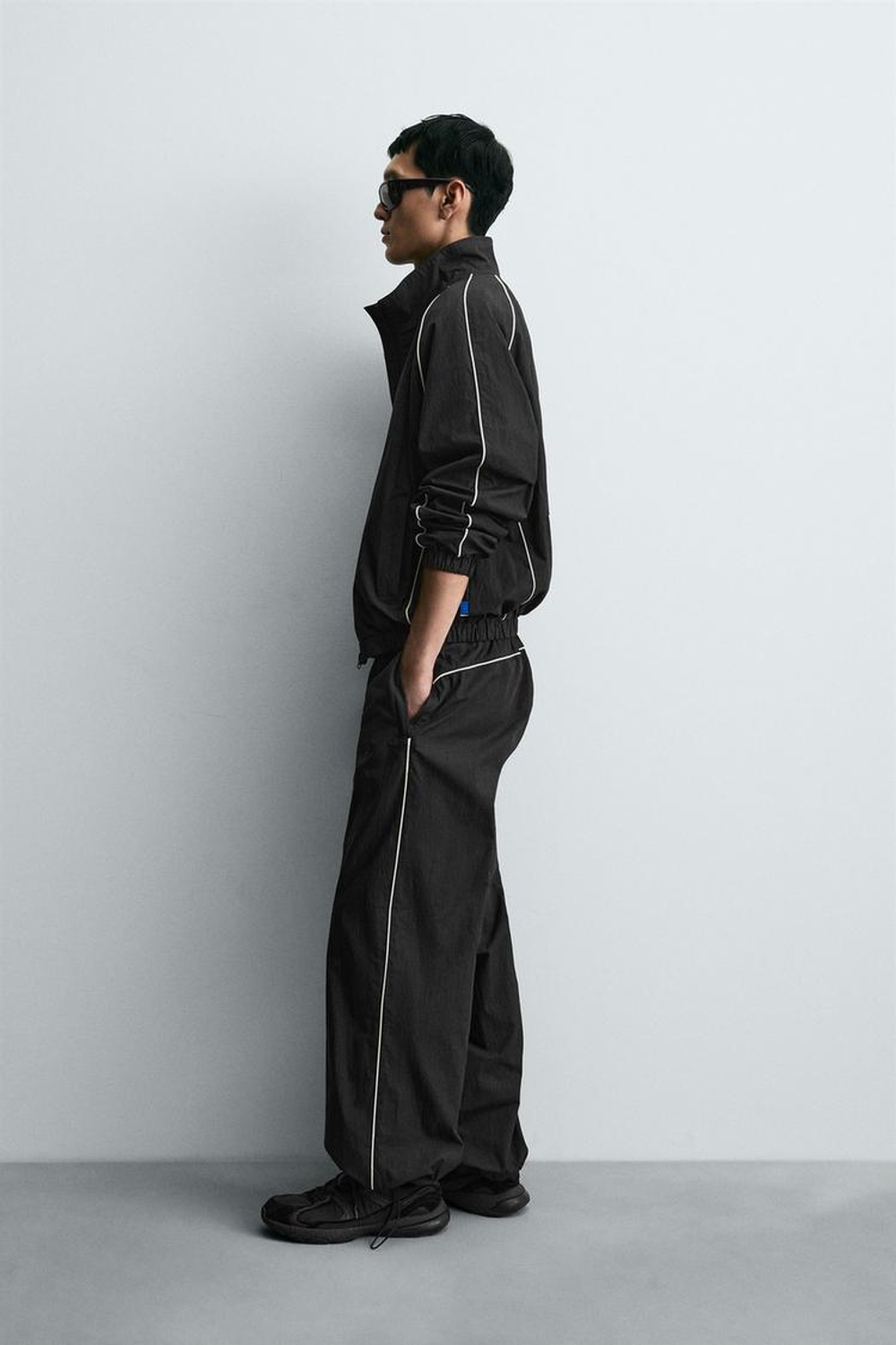 ZARA КУРТКА ИЗ ВЫСОКОТЕХНОЛОГИЧНОЙ ТКАНИ, ЧЕРНЫЙ