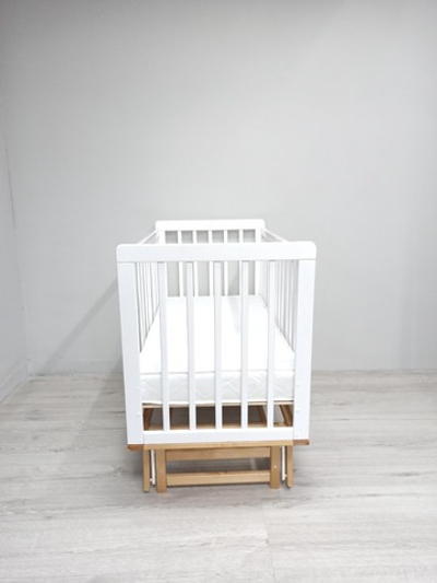 Кроватка Incanto Anniken на продольном маятнике, цвет белый/бук